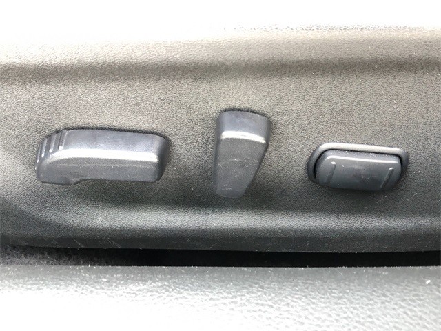 Nissan Altima Vehicle Full-screen Gallery Image 28