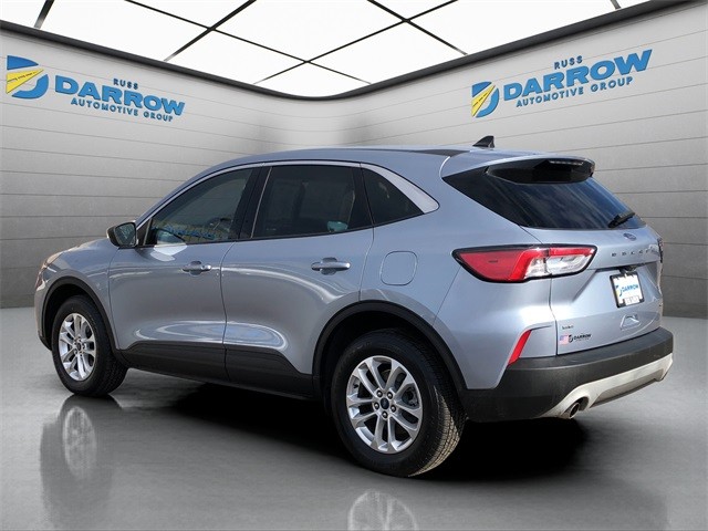 Ford Escape Vehicle Full-screen Gallery Image 3