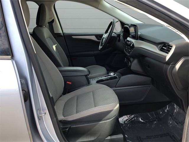 Ford Escape Vehicle Full-screen Gallery Image 15