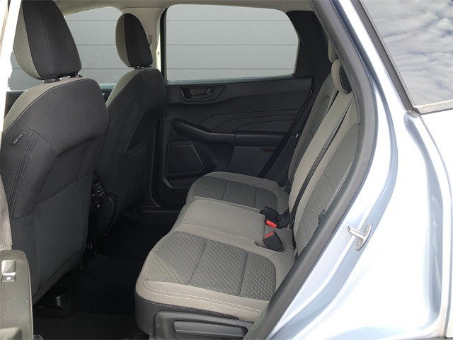 Ford Escape Vehicle Full-screen Gallery Image 16