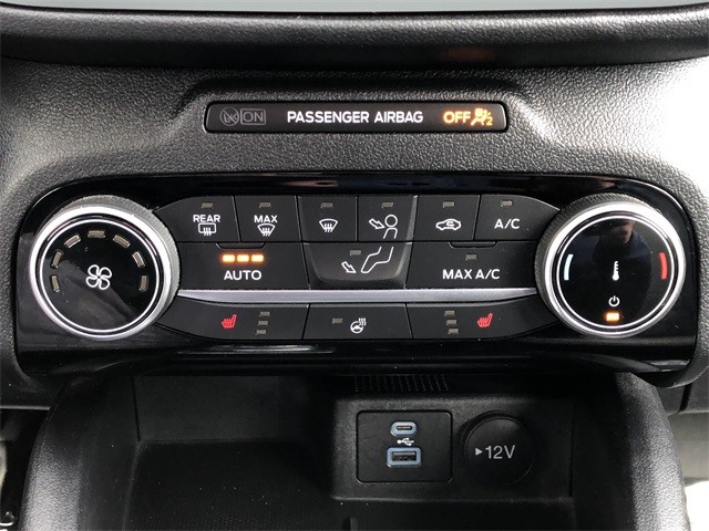 Ford Escape Vehicle Full-screen Gallery Image 26