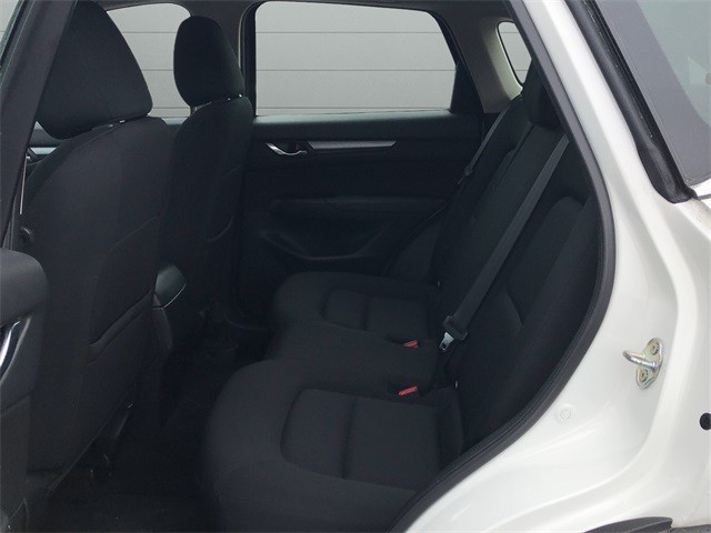 Mazda CX-5 Vehicle Full-screen Gallery Image 16