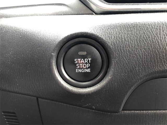 Mazda CX-5 Vehicle Full-screen Gallery Image 23