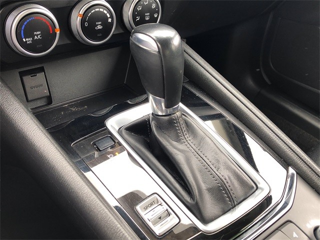 Mazda CX-5 Vehicle Full-screen Gallery Image 24