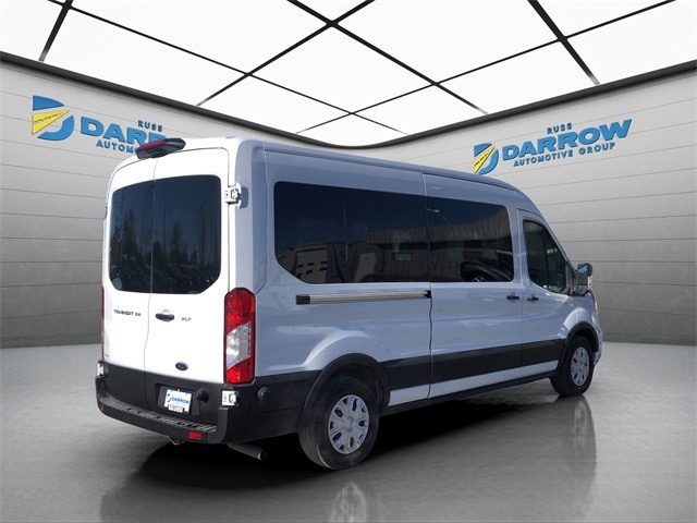 Ford Transit Passenger Wagon Vehicle Full-screen Gallery Image 5