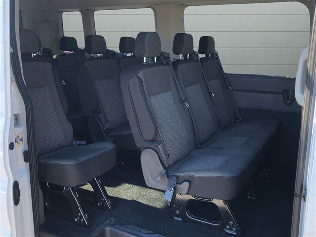 Ford Transit Passenger Wagon Vehicle Full-screen Gallery Image 14