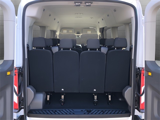 Ford Transit Passenger Wagon Vehicle Full-screen Gallery Image 23
