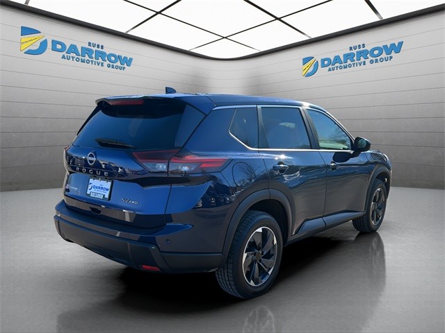 Nissan Rogue Vehicle Full-screen Gallery Image 5