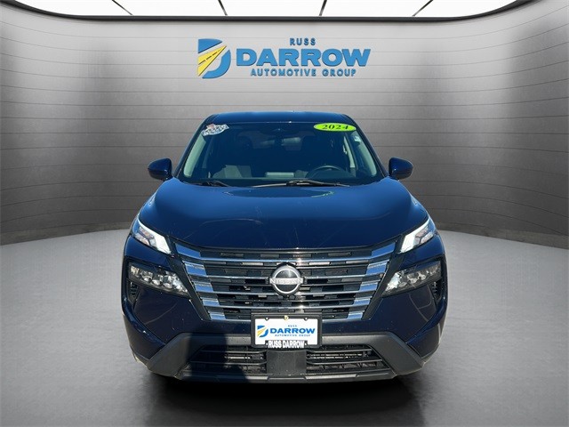 Nissan Rogue Vehicle Full-screen Gallery Image 8