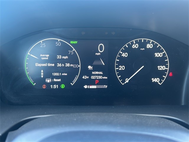 Honda CR-V Hybrid Vehicle Full-screen Gallery Image 12