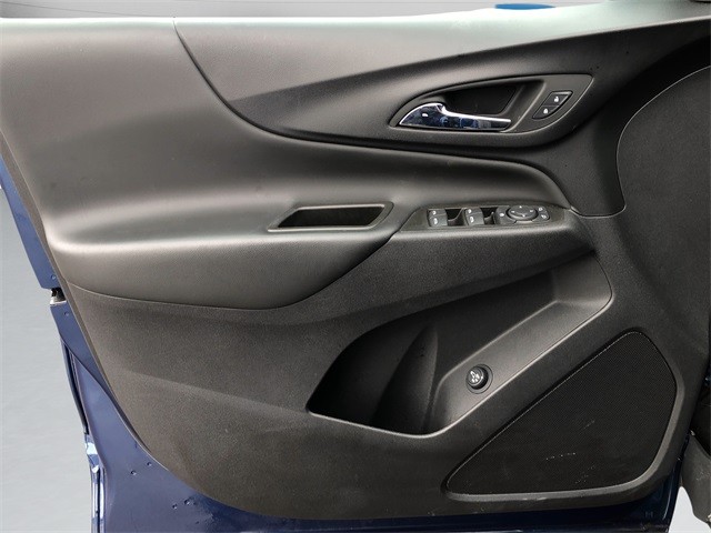 Chevrolet Equinox Vehicle Full-screen Gallery Image 11
