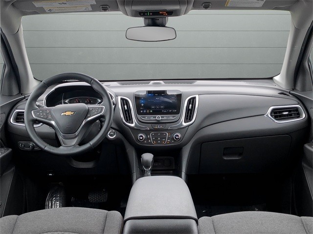 Chevrolet Equinox Vehicle Full-screen Gallery Image 12