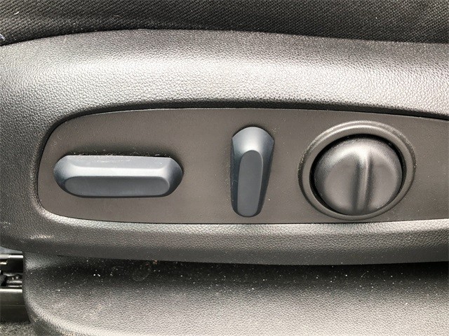 Chevrolet Equinox Vehicle Full-screen Gallery Image 28