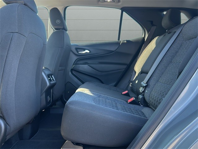 Chevrolet Equinox Vehicle Full-screen Gallery Image 11