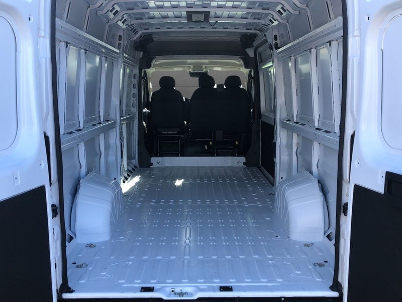 Ram ProMaster Cargo Van Vehicle Full-screen Gallery Image 23