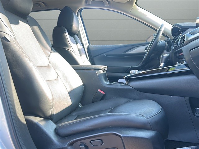 Mazda CX-9 Vehicle Full-screen Gallery Image 14