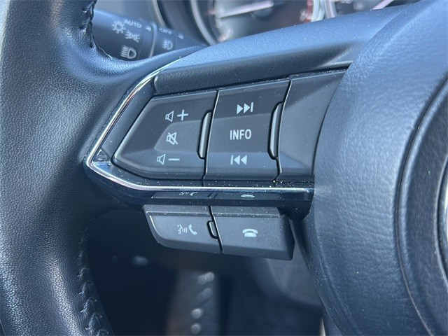 Mazda CX-9 Vehicle Full-screen Gallery Image 17