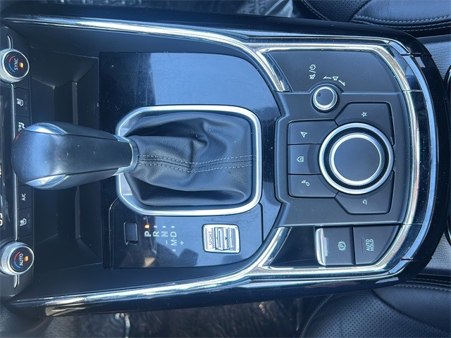 Mazda CX-9 Vehicle Full-screen Gallery Image 22