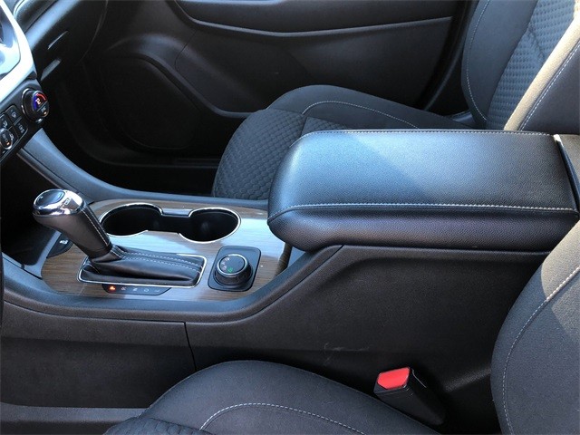 GMC Acadia Vehicle Full-screen Gallery Image 20