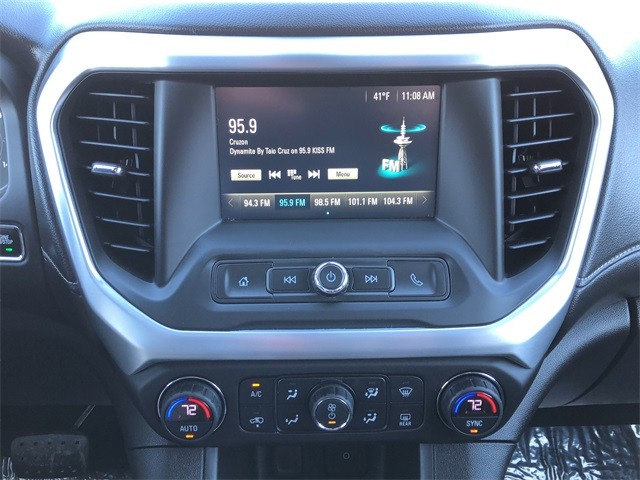 GMC Acadia Vehicle Full-screen Gallery Image 21