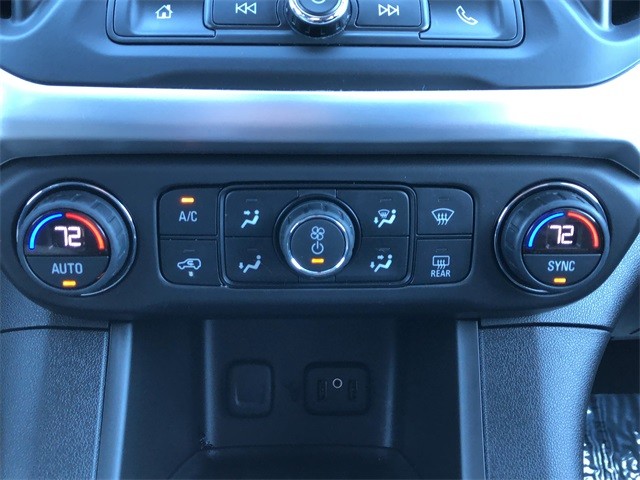 GMC Acadia Vehicle Full-screen Gallery Image 26