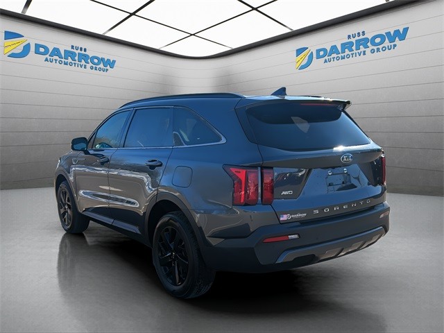 Kia Sorento Vehicle Full-screen Gallery Image 3