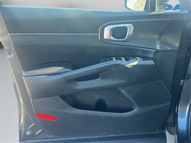 Kia Sorento Vehicle Full-screen Gallery Image 9