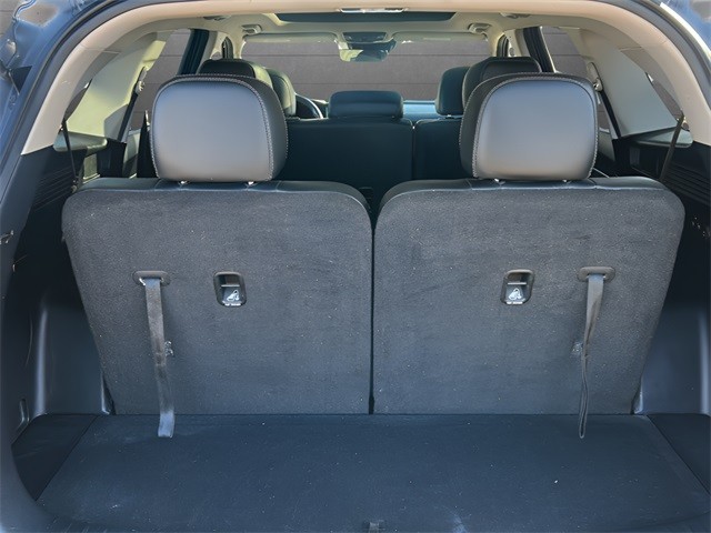 Kia Sorento Vehicle Full-screen Gallery Image 12