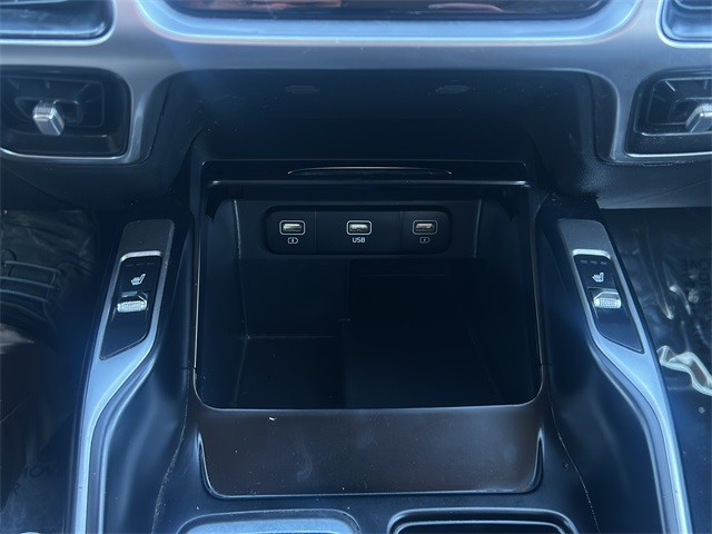 Kia Sorento Vehicle Full-screen Gallery Image 22