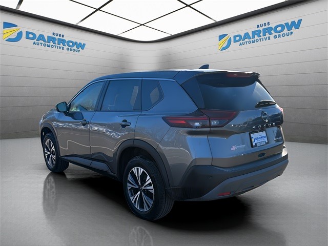 Nissan Rogue Vehicle Full-screen Gallery Image 3