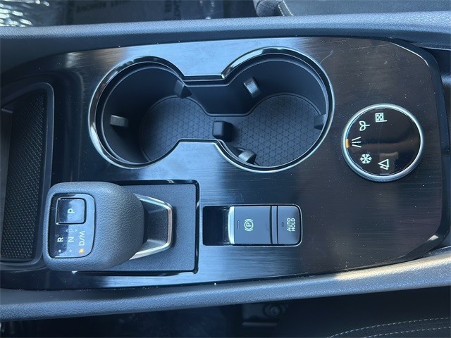 Nissan Rogue Vehicle Full-screen Gallery Image 21