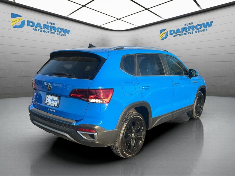 Volkswagen Taos Vehicle Full-screen Gallery Image 5