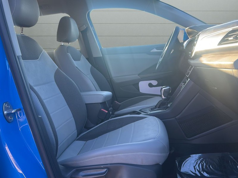 Volkswagen Taos Vehicle Full-screen Gallery Image 13