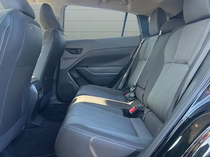 Subaru Crosstrek Vehicle Full-screen Gallery Image 11