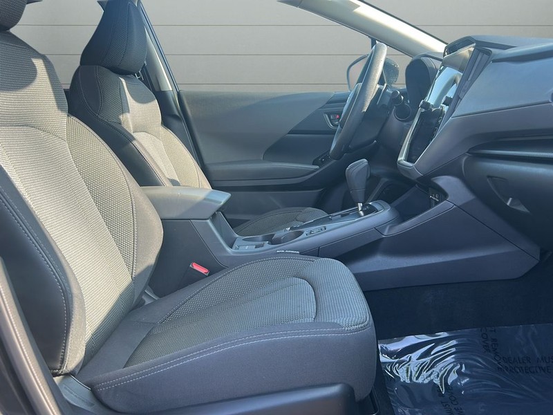 Subaru Crosstrek Vehicle Full-screen Gallery Image 14