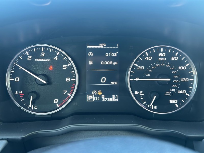 Subaru Crosstrek Vehicle Full-screen Gallery Image 18