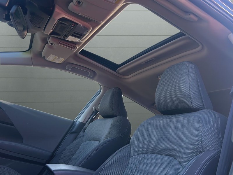 Subaru Crosstrek Vehicle Full-screen Gallery Image 21