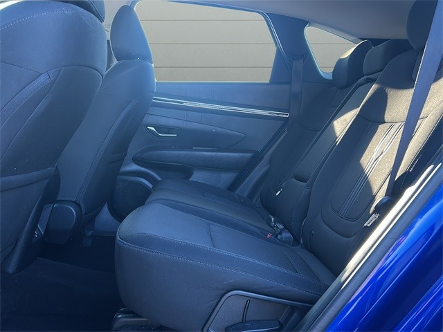 Hyundai Tucson Vehicle Full-screen Gallery Image 11
