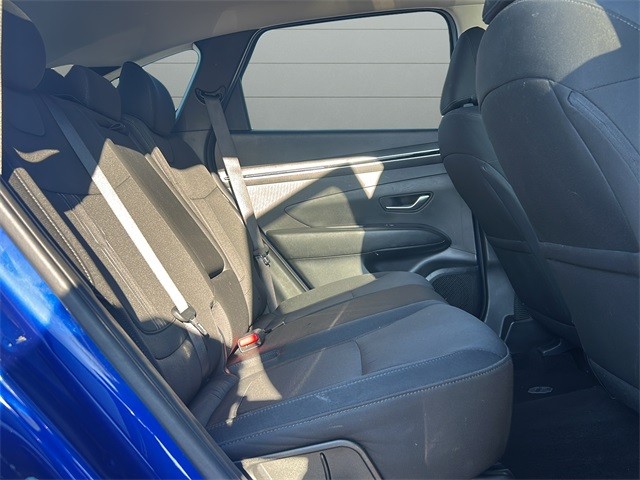 Hyundai Tucson Vehicle Full-screen Gallery Image 13