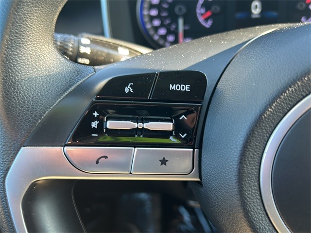 Hyundai Tucson Vehicle Full-screen Gallery Image 16