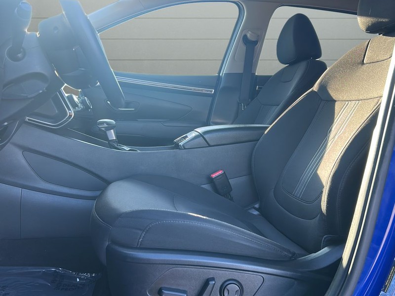 Hyundai Tucson Vehicle Full-screen Gallery Image 10