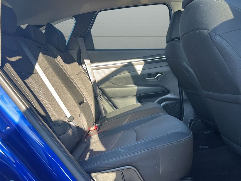 Hyundai Tucson Vehicle Full-screen Gallery Image 13