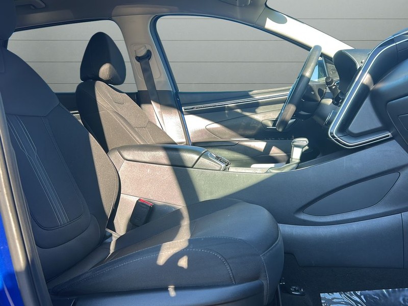 Hyundai Tucson Vehicle Full-screen Gallery Image 14