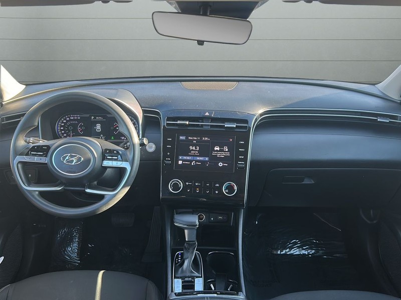 Hyundai Tucson Vehicle Full-screen Gallery Image 15