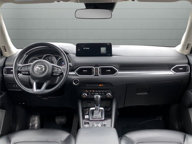 Mazda CX-5 Vehicle Full-screen Gallery Image 12