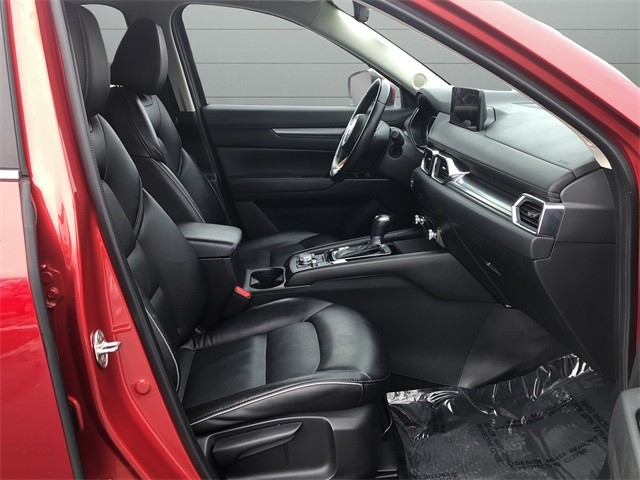 Mazda CX-5 Vehicle Full-screen Gallery Image 15