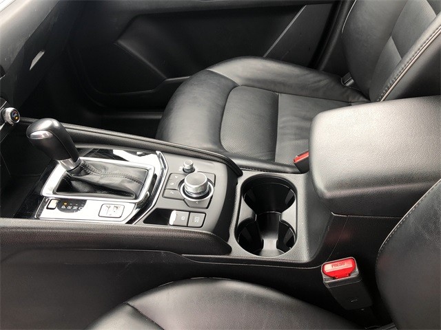 Mazda CX-5 Vehicle Full-screen Gallery Image 19