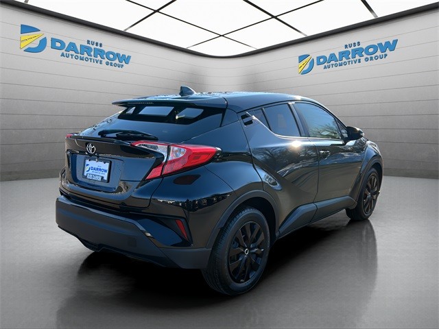 Toyota C-HR Vehicle Full-screen Gallery Image 5