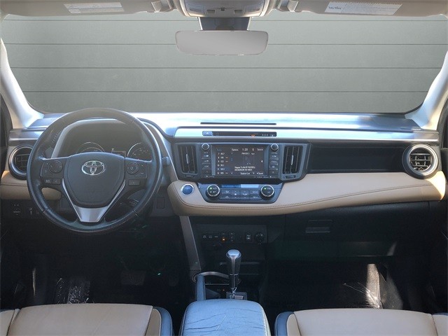 Toyota RAV4 Hybrid Vehicle Full-screen Gallery Image 12