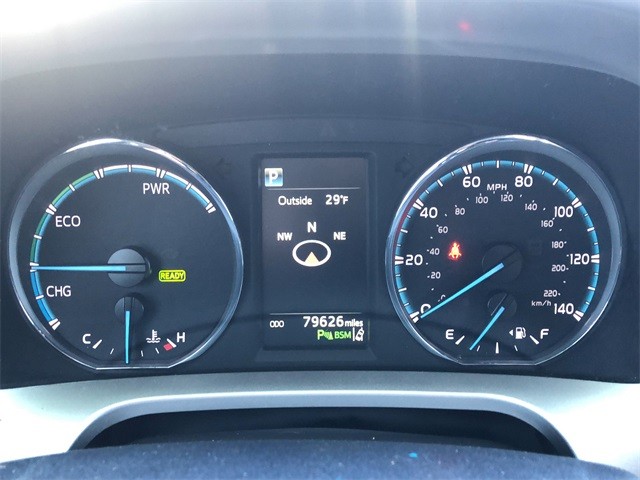 Toyota RAV4 Hybrid Vehicle Full-screen Gallery Image 13